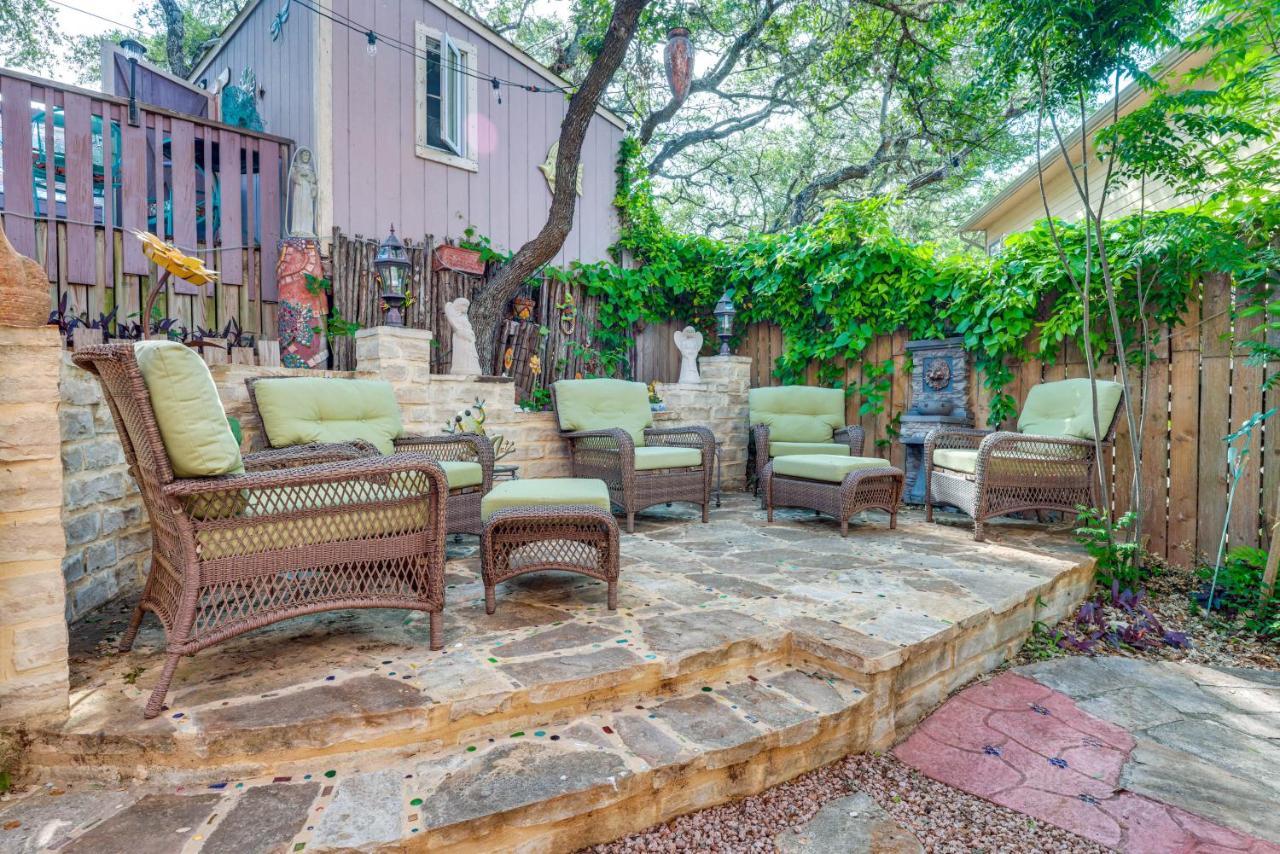 Exotic Home With Patio And Grill Walk To Canyon Lake! Bagian luar foto