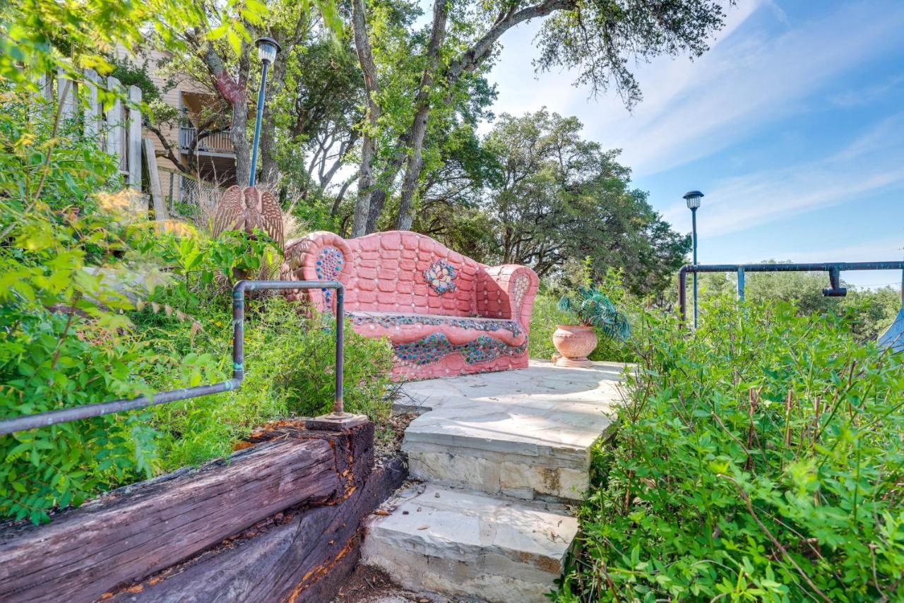 Exotic Home With Patio And Grill Walk To Canyon Lake! Bagian luar foto