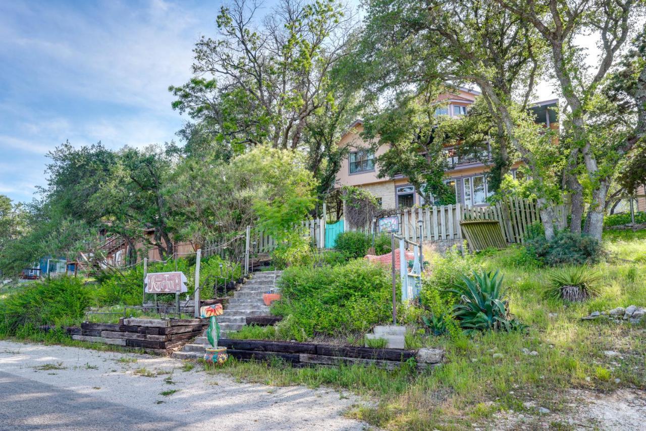Exotic Home With Patio And Grill Walk To Canyon Lake! Bagian luar foto