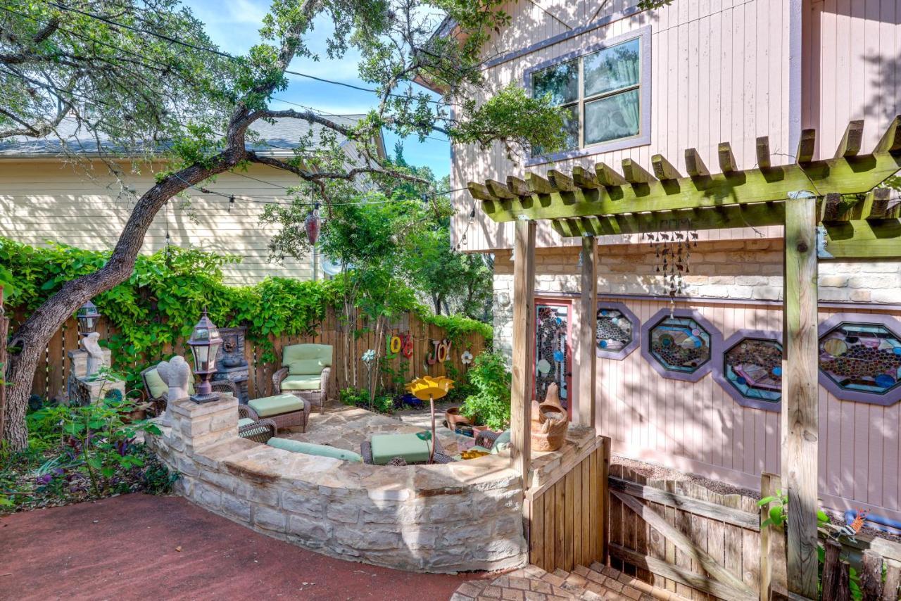 Exotic Home With Patio And Grill Walk To Canyon Lake! Bagian luar foto