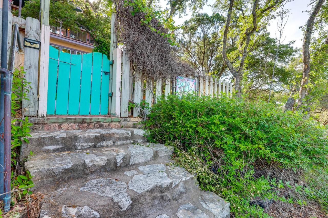 Exotic Home With Patio And Grill Walk To Canyon Lake! Bagian luar foto