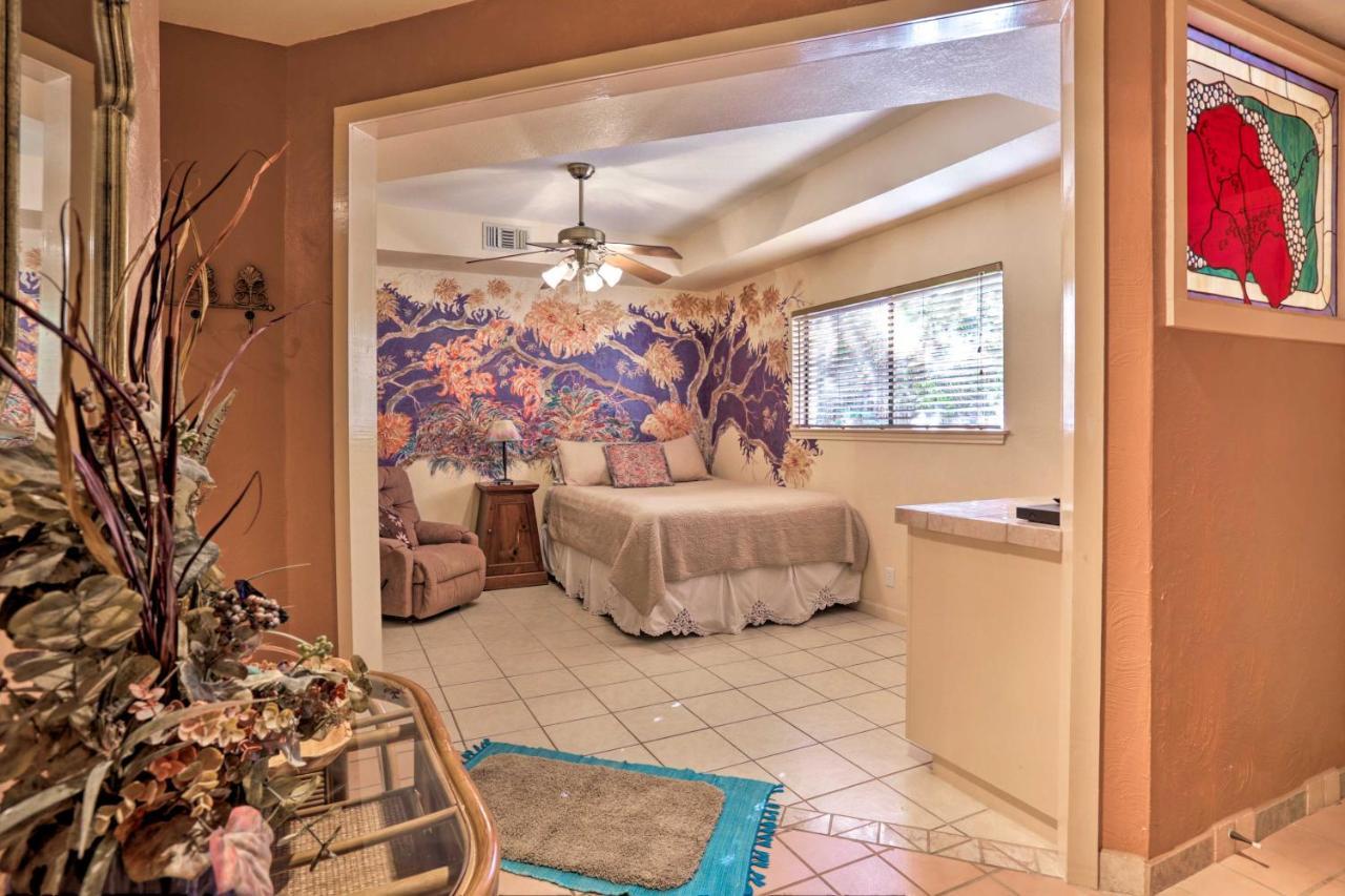 Exotic Home With Patio And Grill Walk To Canyon Lake! Bagian luar foto