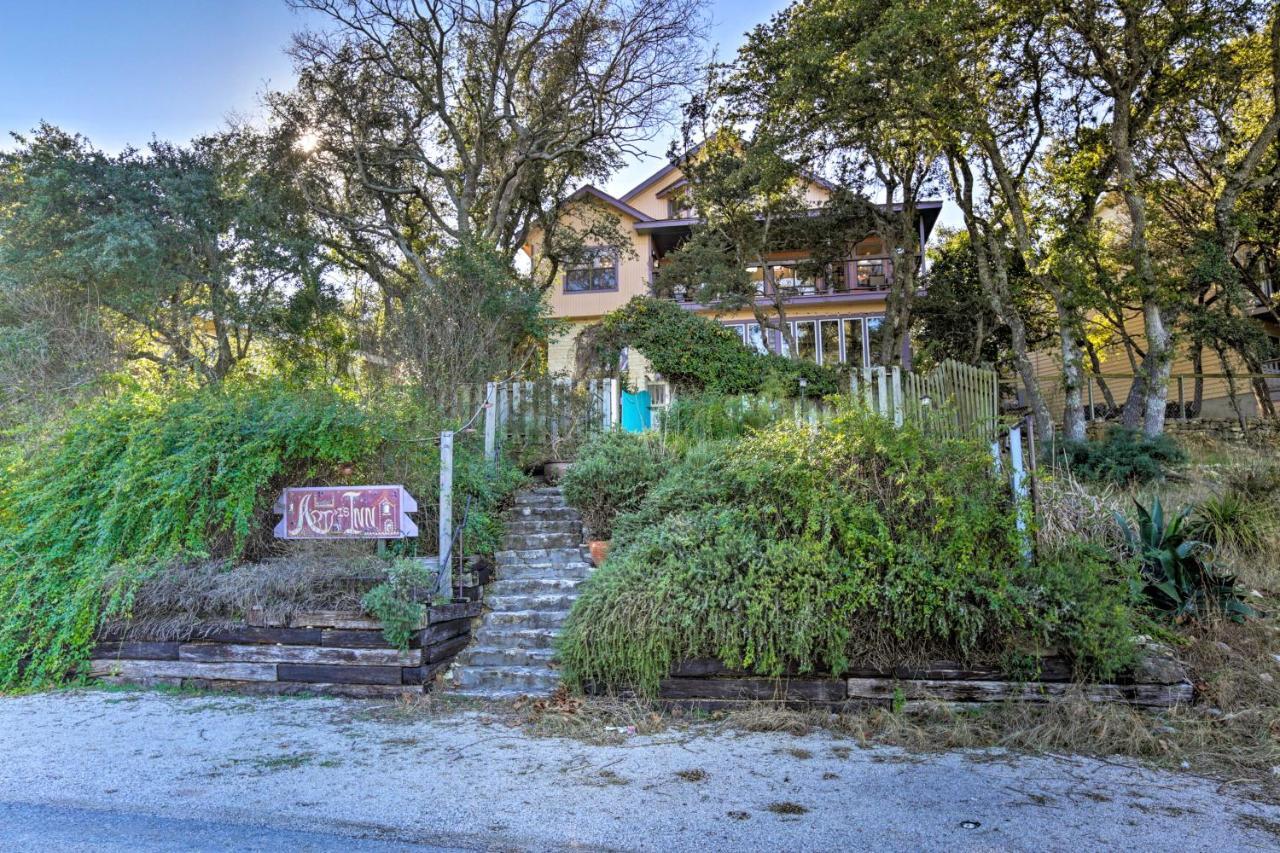 Exotic Home With Patio And Grill Walk To Canyon Lake! Bagian luar foto